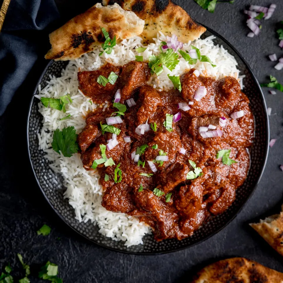 Bœuf Madras, riz basmati et naan grillé